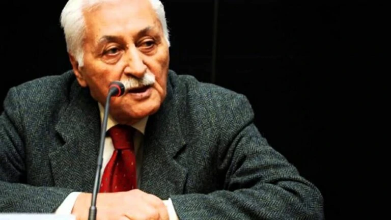 Yavuz Bülent Bakiler dua bekliyor