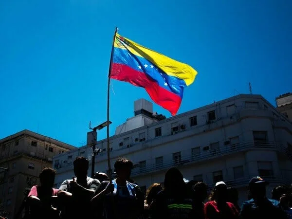 Venezuela'da darbe mi oluyor? Şok çağrı