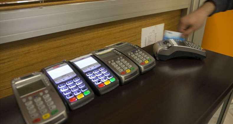 Vatandaşlar kredi kartlarına yüklendi