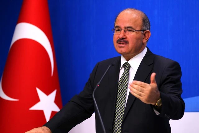 Hüseyin Çelik istifa iddialarını yalanladı