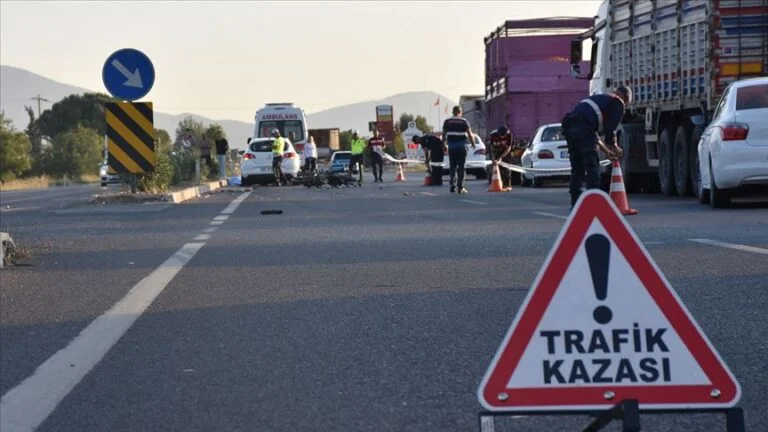 Arefe günü yine trafik kazaları ile geçti