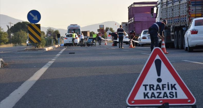 Arefe günü yine trafik kazaları ile geçti