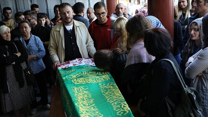 Neslican Tay gözyaşlarıyla uğurlandı