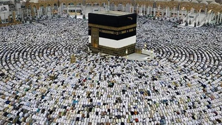 Suudi Arabistan'dan umre kararı