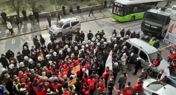 Metal İşçileri yürüyüşte: Sendikal haklarını istiyorlar