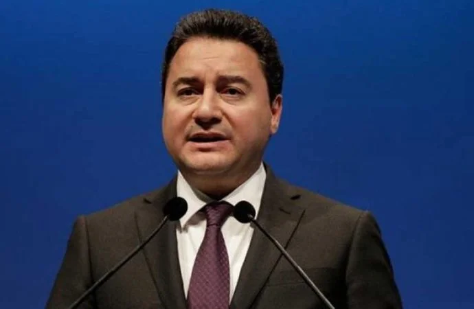 Ali Babacan'dan Berat Albayrak'a: "Kaçamazsın"
