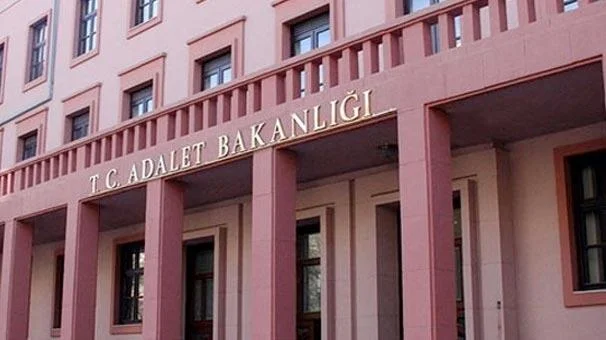 Adalet Bakanlığı yeni mesai saatlerini duyurdu