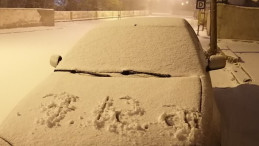 Van'da mevsimin ilk kar yağışı: Gece saatlerinde başladı