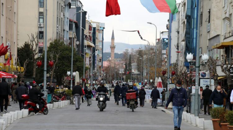 Normalleşme başladı derken kötü haber: İki ilde vakalar rekor kırdı
