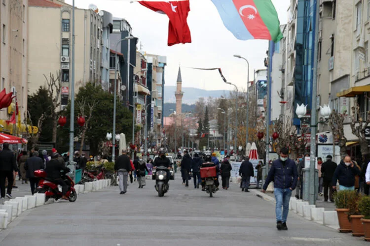 Normalleşme başladı derken kötü haber: İki ilde vakalar rekor kırdı