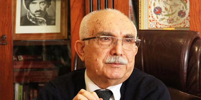 Mehmet Kutlular vefat etti