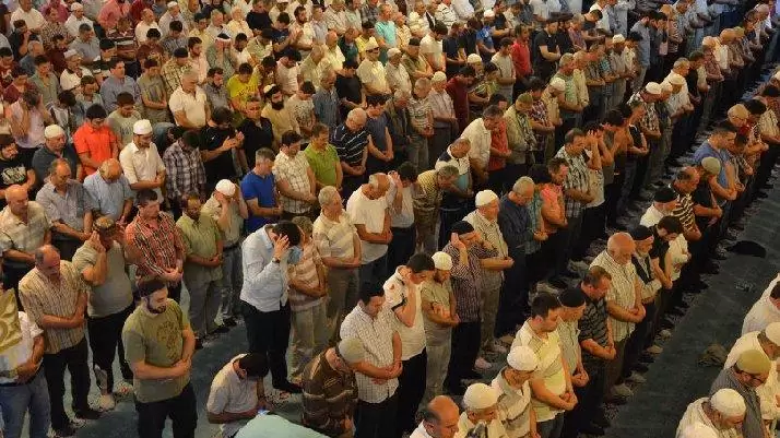 Son karar verildi: Ramazan'da camilerde Teravih olacak mı?