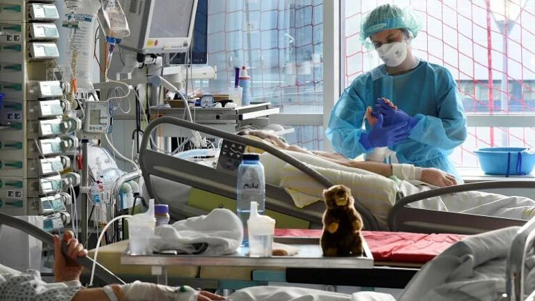 Tam bitti derken yeniden mi? Covid vakaları rekor kırıyor