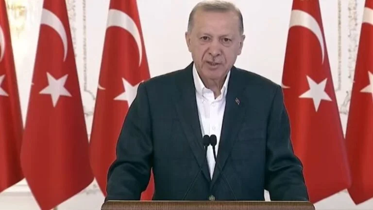 Cumhurbaşkanı Recep Tayyip Erdoğan ve Emine Erdoğan Korona pozitif çıktı
