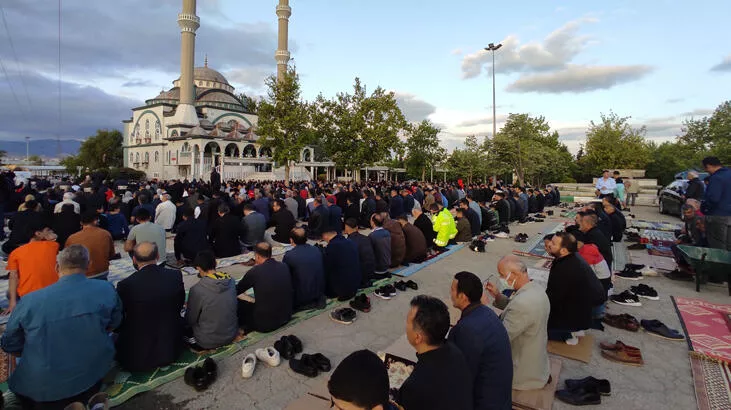 Bayram Namazı Saat Kaçta?