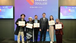 Endonezyalı Öğrenciler Ankara’da Düzenlenen YTB Uluslararası Öğrenci Ödülleri’nde Başarı Kazandı