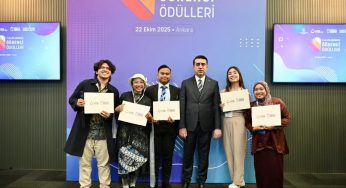 Endonezyalı Öğrenciler Ankara’da Düzenlenen YTB Uluslararası Öğrenci Ödülleri’nde Başarı Kazandı