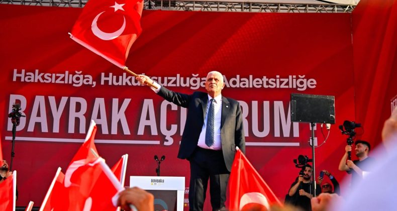 TANDOĞAN’DA BİR MEYDAN DEĞİL, TÜRKİYE VARDI